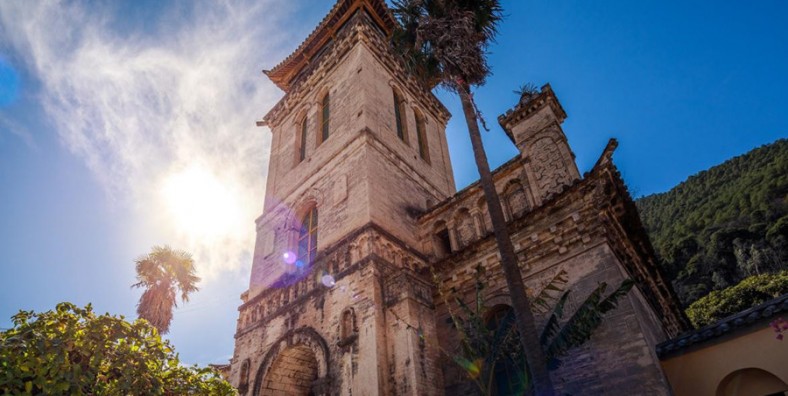 Cizhong-Catholic-Church-in-Deqin-County-Diqing