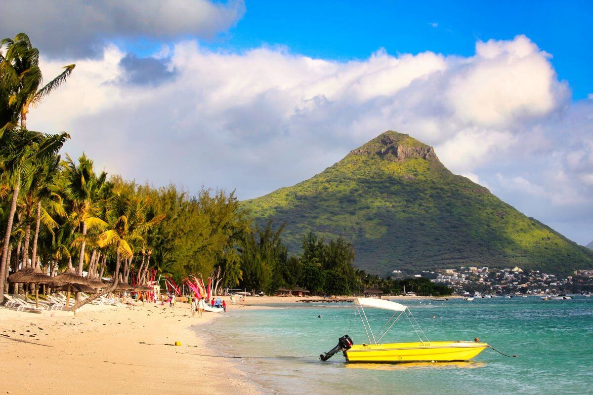 flic-en-flac-beach-7273767