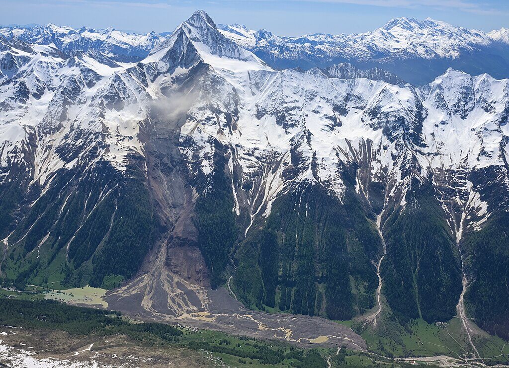 Swisstopo_Rappid_Mapping_2025_May_30_Blatten_DSC6477_cropped
