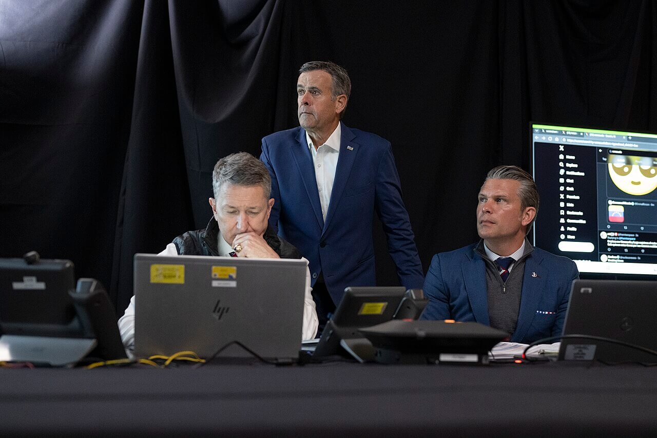 P20260103MR-0298_Chairman_of_the_Joint_Chiefs_of_Staff_Gen._Dan_Caine,_CIA_Director_John_Ratcliffe_and_Secretary_of_Defense_Pete_Hegseth_monitor_U.S._military_operations_in_Venezuela